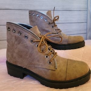 Size 6 Qupid combat ankle boot.